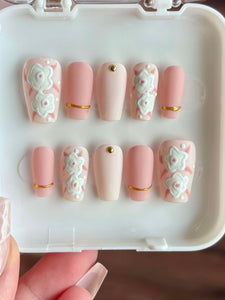 44 Press On Nail Set Size S/2
