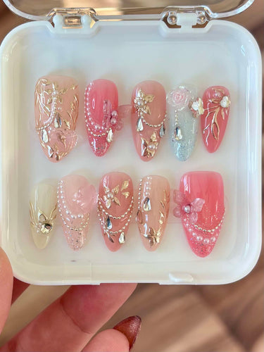 Intricate Beauty Press On Nail Set
