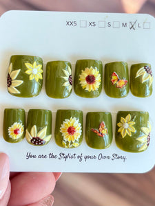 13 Press On Nail Set Size M/1