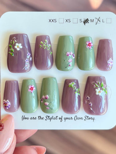 11 Press On Nail Set Size M/1