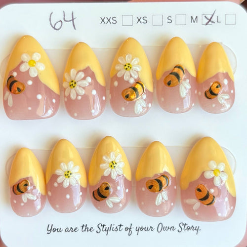 64 Press On Nail Set Size M